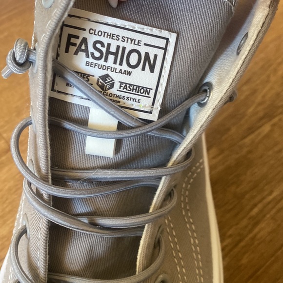 Brand new never worn gray high tops - Picture 5 of 6